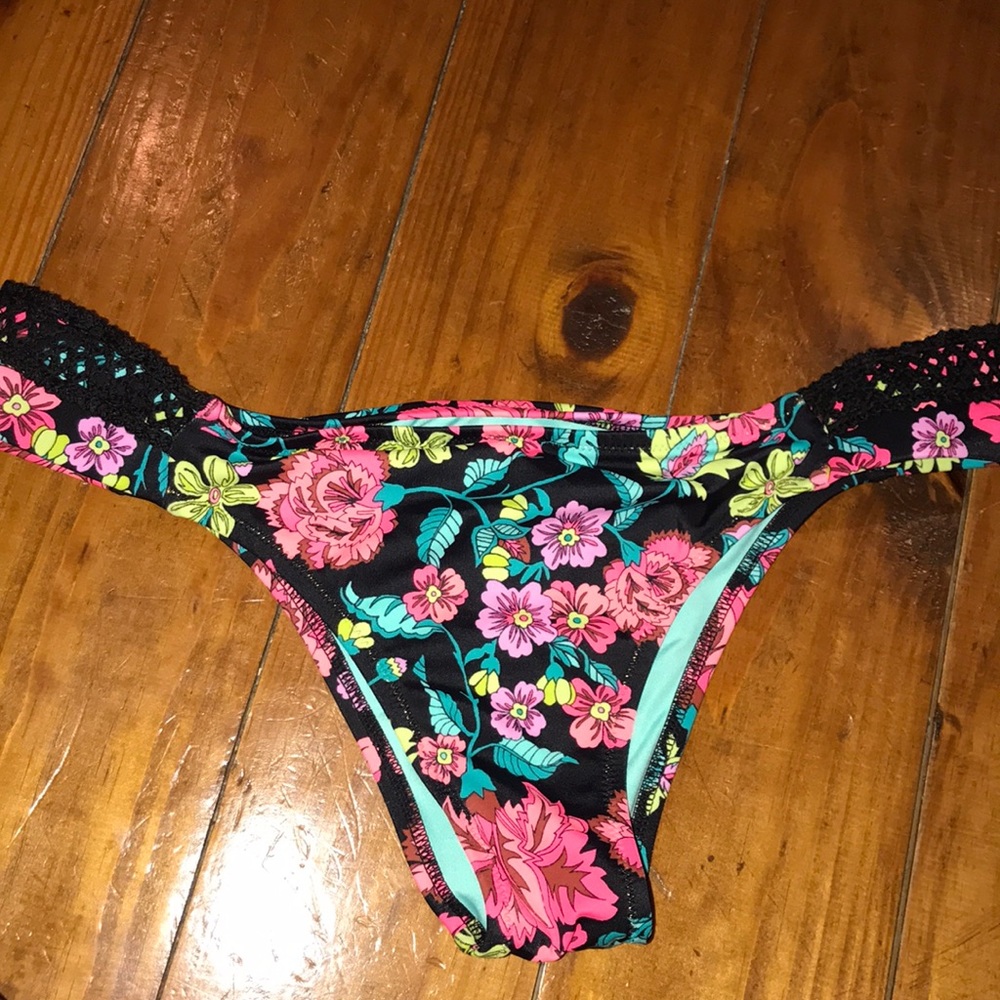Shade and shore bikini bottoms size Large